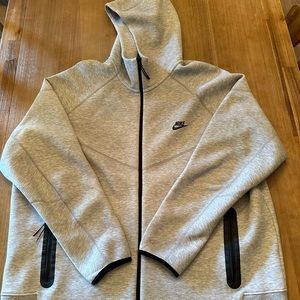 Nike Tech Fleece 2023 NWOT